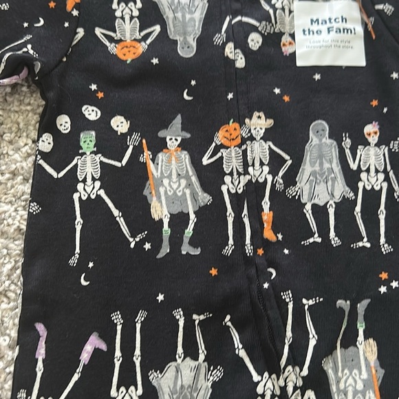 Old Navy Black Skeleton Print baby sleeper - Picture 4 of 5